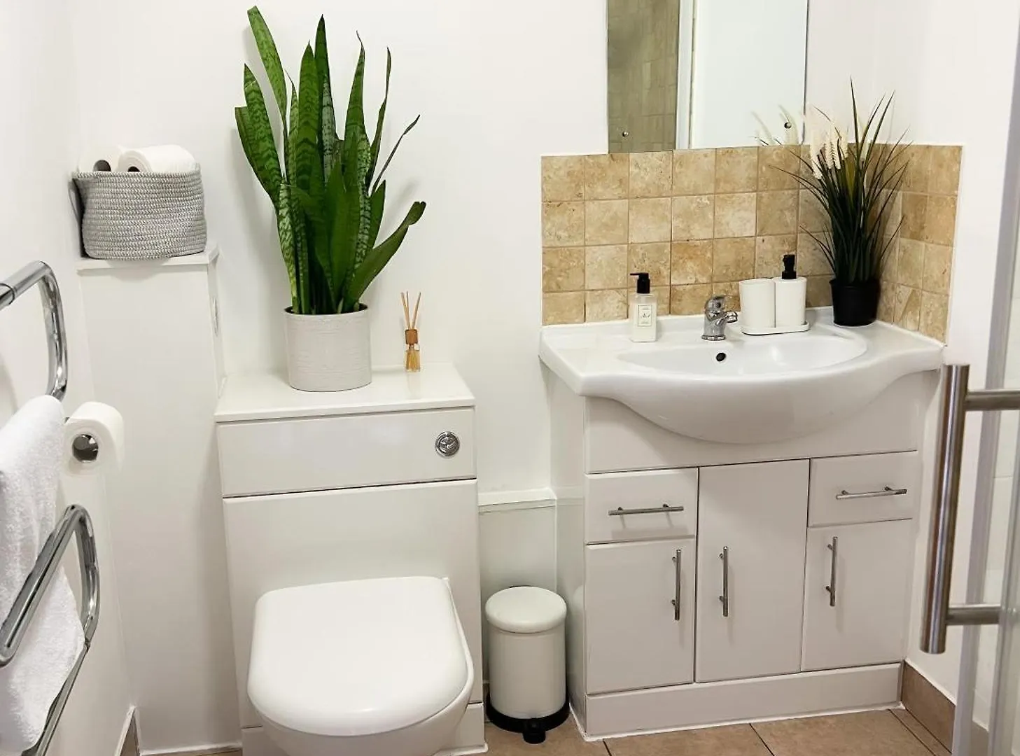 London Stylish 1 Bedroom Apartment 0*,  United Kingdom