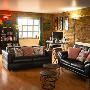 Apartment Loft Style Near O2, Abba Voyage, Excel, London