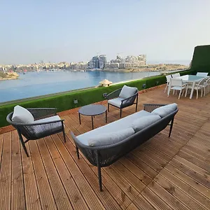 https://the-iconic-terrace.hotelssaintjulians.com