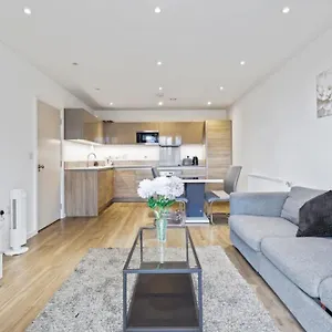 https://canning-town-2-bed-apartment.cambridgehotelsuk.com